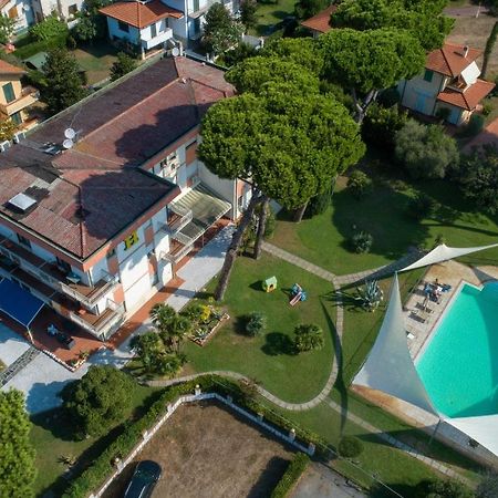 Hotel La Palma Lido di Camaiore Exterior photo