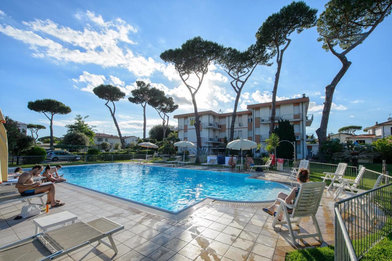 Hotel La Palma Lido di Camaiore Exterior photo
